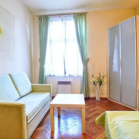 利布罗鲁姆斯酒店 公寓 *