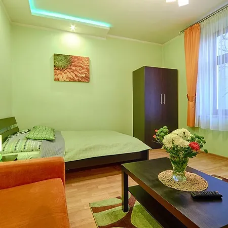 利布罗鲁姆斯酒店 公寓 *