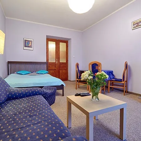 利布罗鲁姆斯酒店 *