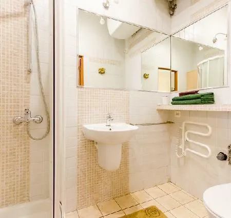 利布罗鲁姆斯酒店 公寓 *